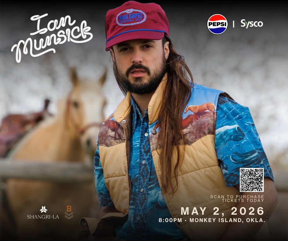 Ian Munsick performing at The Battlefield at Shangri-La